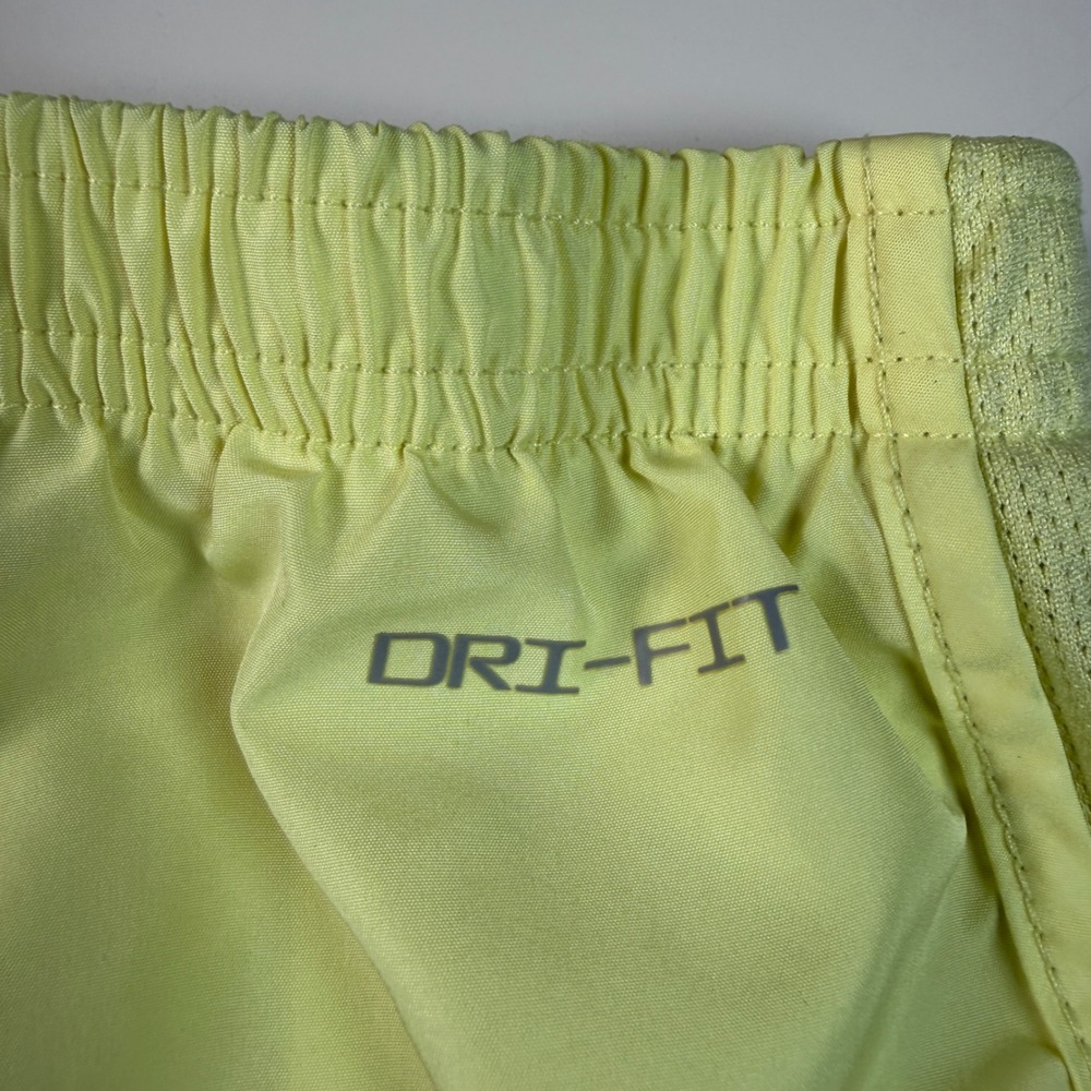 Nike Girls Size 6 Tempo Running Shorts Yellow Mesh Dri Fit Athletic Sporty - Picture 2 of 8